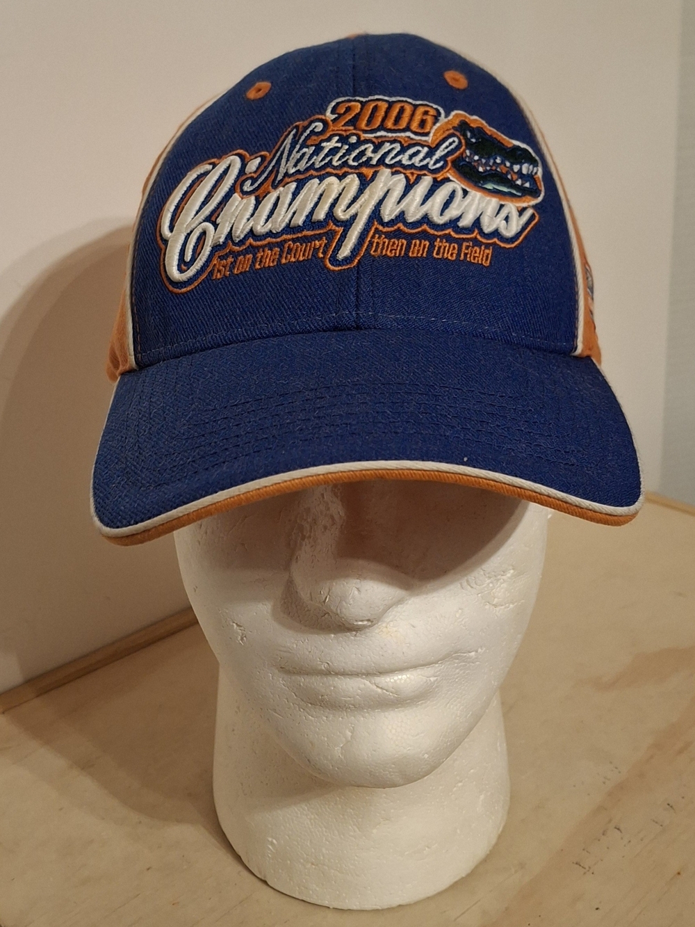 Vtg Florida Gators 2006 National Champions strap back hat, embroidered lettering